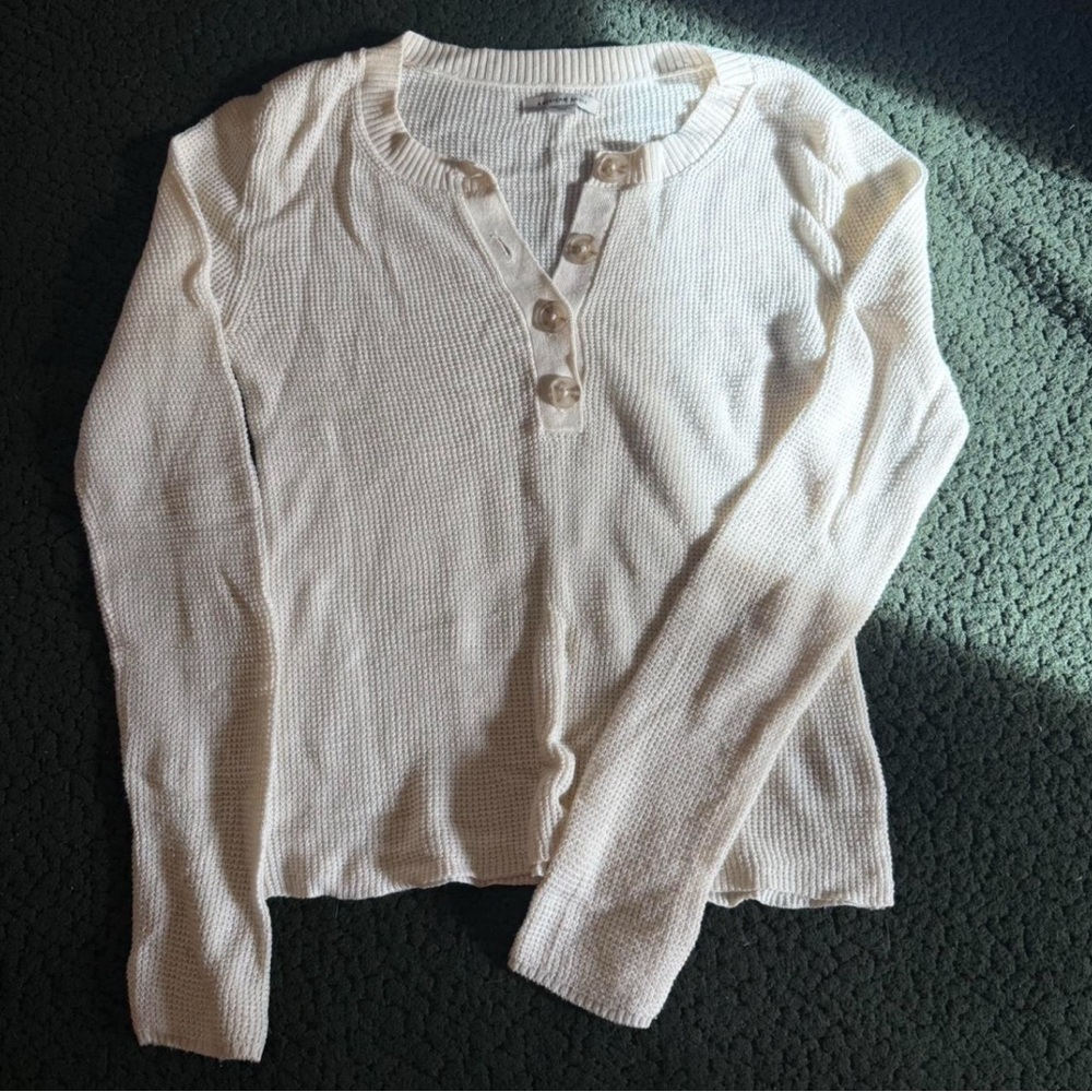 American Eagle Cream Light Sweater